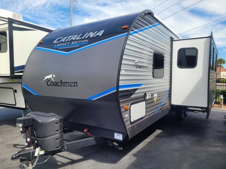 Thumbnail Photo undefined for New 2022 Coachmen Catalina 263BHSCKLE